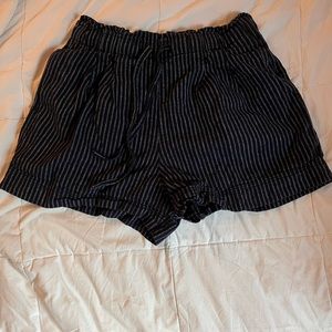 Linen stripped shorts